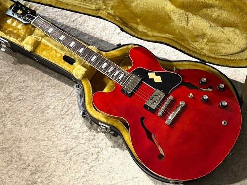 Epiphone inspired gibson - by,